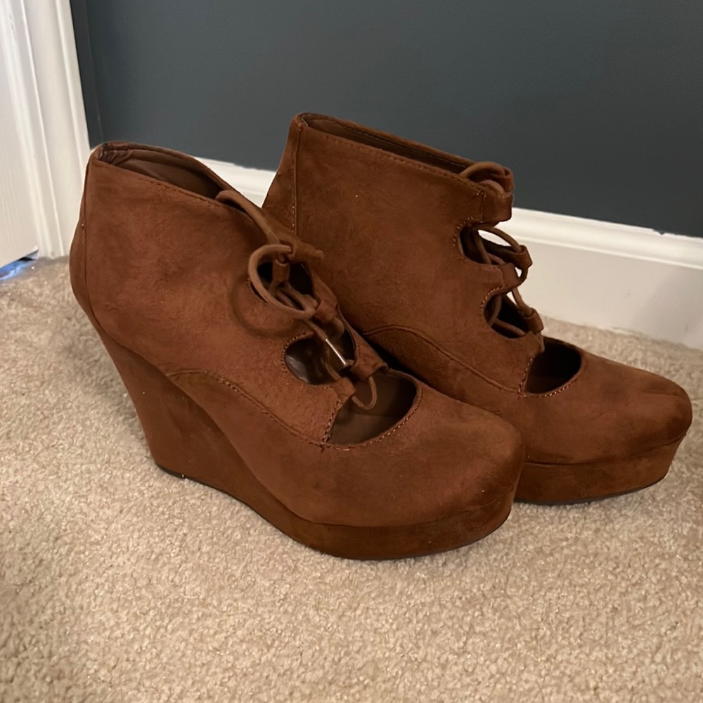 Brown Suede Looking Wedge Lace Up Boots Booties High Heel Fall Autumn